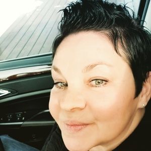 Meet your Posher, Iva